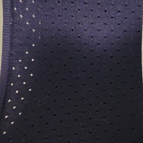 CHIC Sweater - Picture 2 of 2